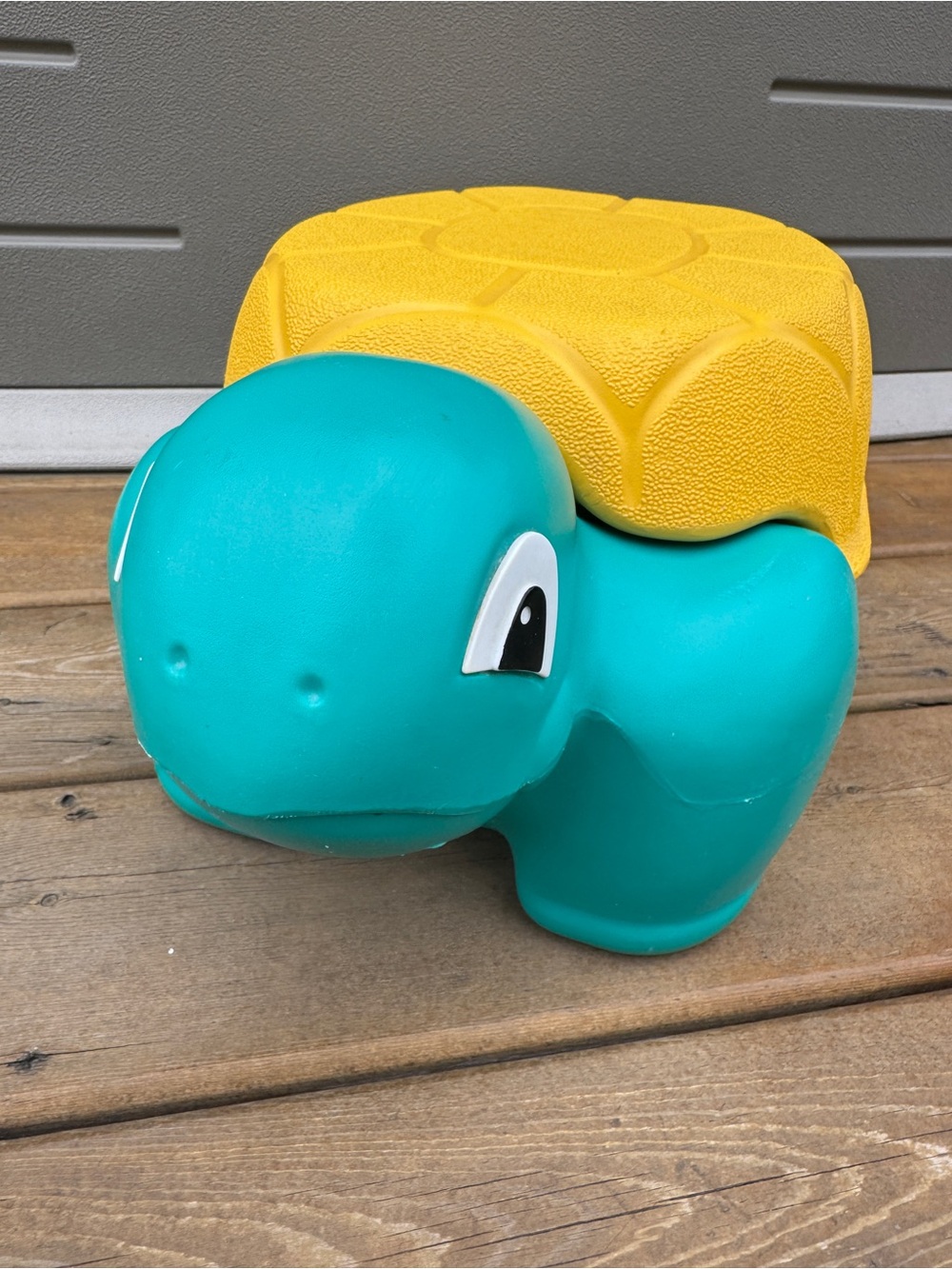 Rubbermaid Kids Turtle Step Stool with storage - Picture 3 of 14